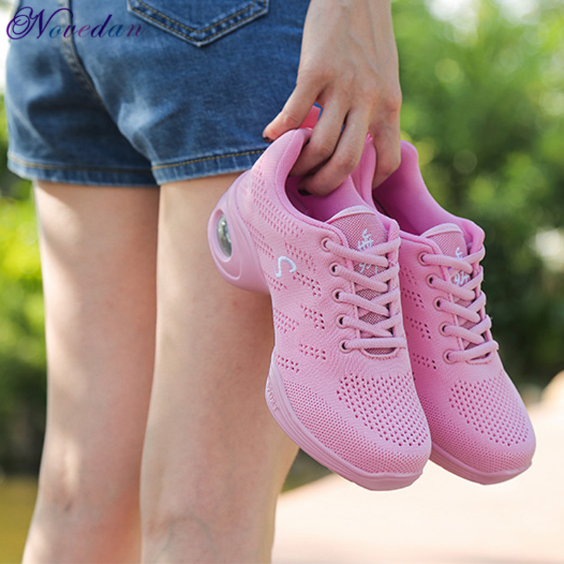 Frauen Atmungsaktive Air Mesh Square Dance Schuhe Jazz Schuhe Mädchen Rot Weiß Schwarz Air Kissen Weichen Boden Tanz Turnschuhe