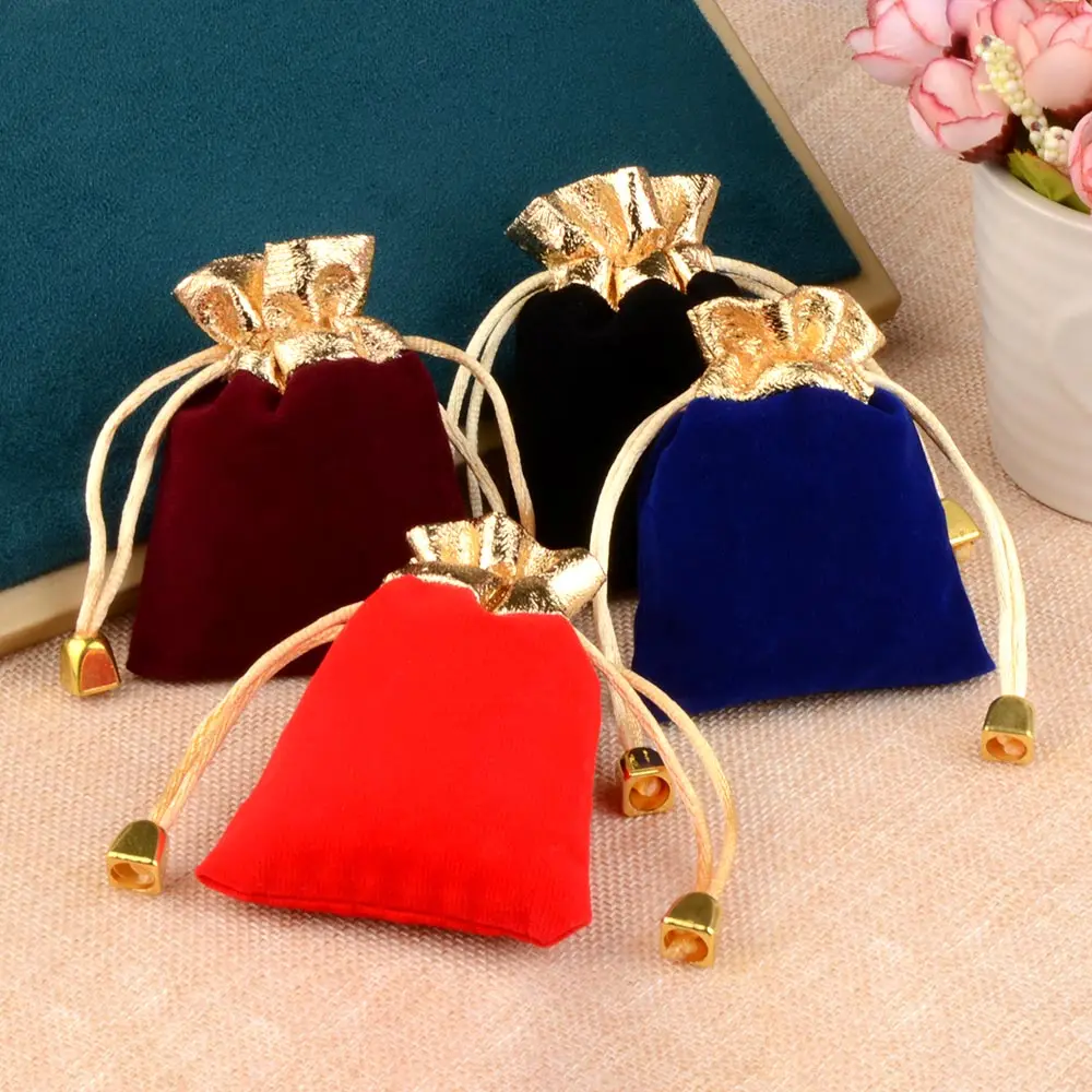 10 ชิ้น/ล็อต 7x9 ซม.9x12 ซม.12x16 ซม.VINTAGE กํามะหยี่สีทอง Trim Drawstring สีแดงของขวัญงานแต่งงานเครื่องประดับบรรจุภัณฑ์