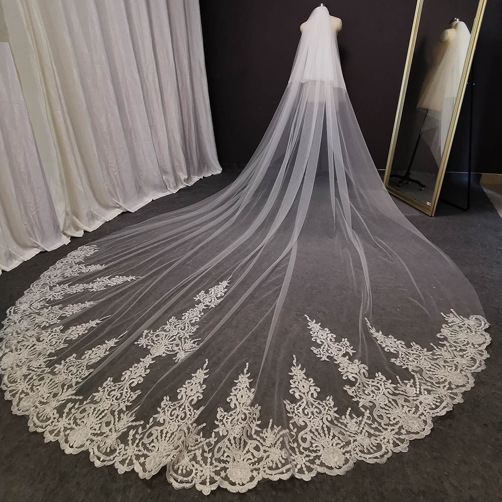 Photos réelles personnalisées 2 T longue dentelle voile de mariage 4 mètres blanc ivoire voile de mariée avec peigne fard à joues mariée casque accessoires