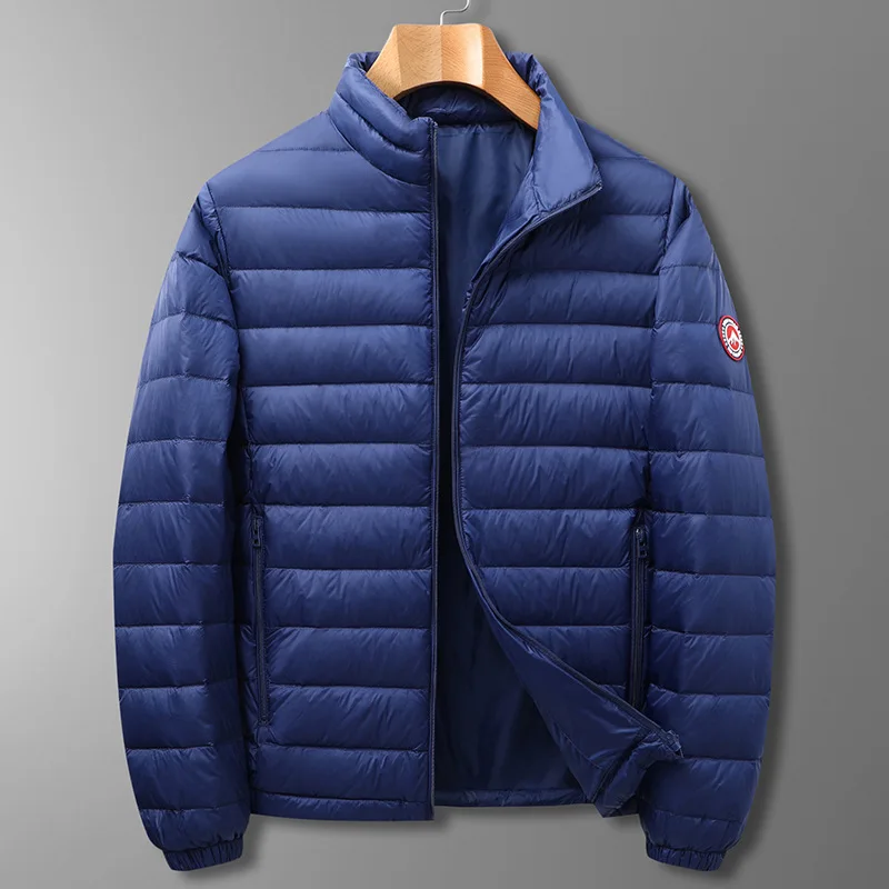 Herbst und Winter neue Stile Herren große leichte Daunenjacke Modische warme Daunenjacke mit Stehkragen Große Größe