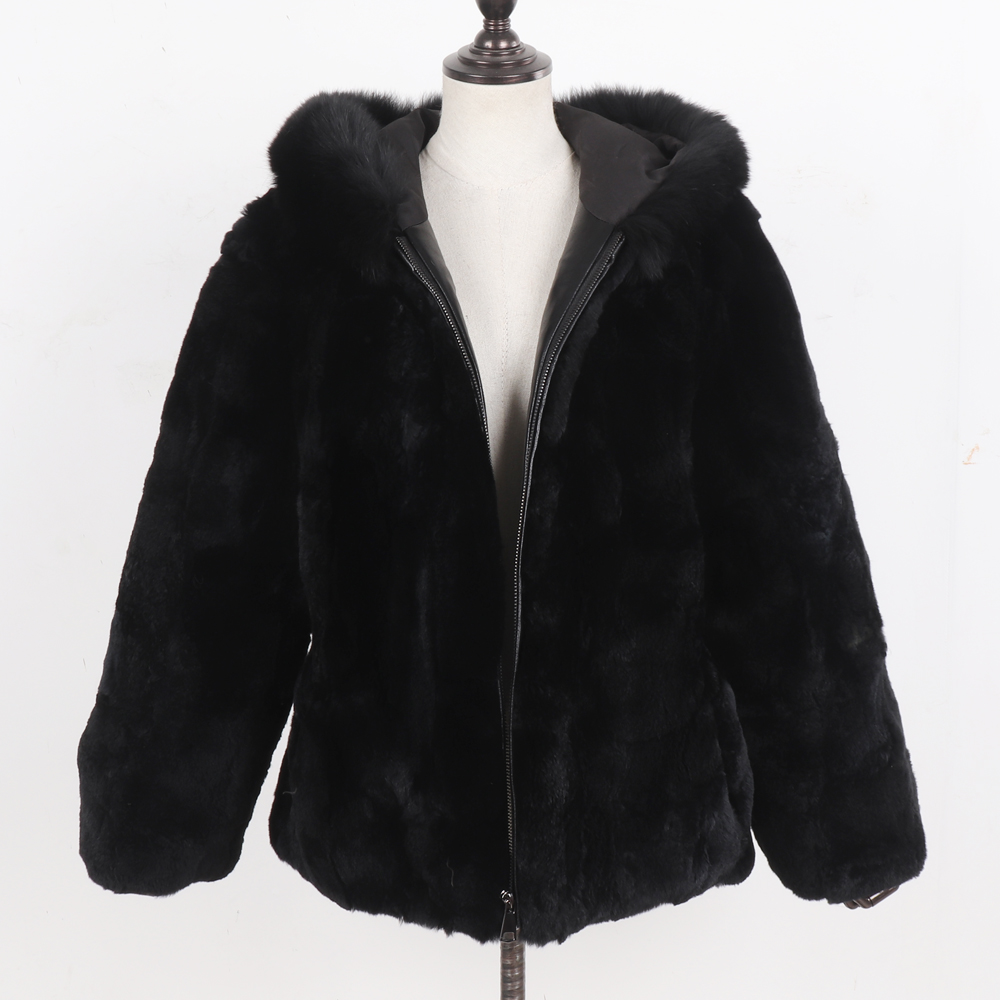 Женское зимнее пальто с капюшоном, с воротником из лисьего меха