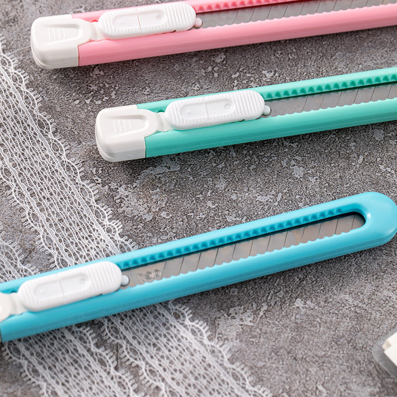 Zufällige Candy Color Mini tragbares Allzweckmesser Papierschneider Schneiden von Papier Büromaterial