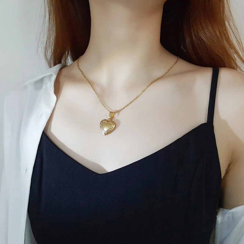 Vnox ปรับแต่งชื่อรูปภาพผู้หญิงสร้อยคอหัวใจ Locket จี้ภาพครอบครัวส่วนบุคคลของขวัญครบรอบ