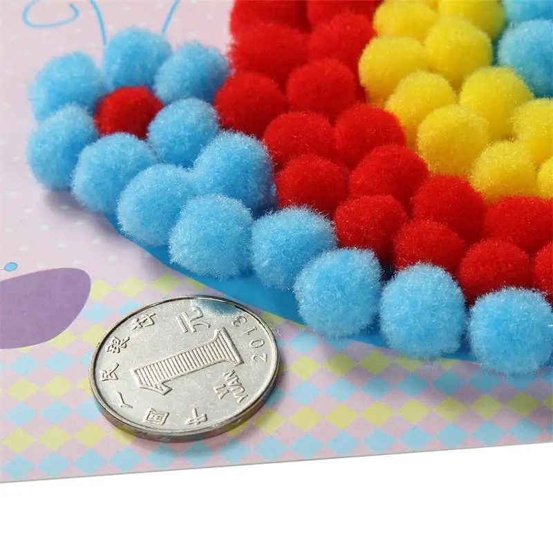 2 ชิ้น/เซ็ตเด็ก Plush Ball ภาพวาดสติกเกอร์ DIY ทําด้วยมือวัสดุของเล่นเพื่อการศึกษาเด็กการ์ตูนปริศนาหัตถกรรมของเล่น