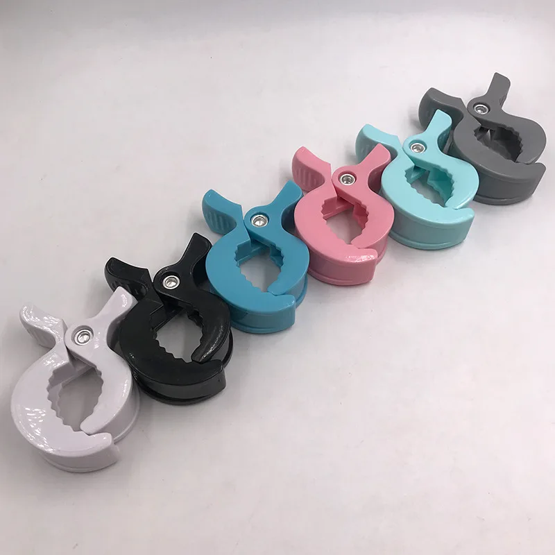 赤ちゃんのおもちゃガラガラアクセサリーキャンディーカラー乳母車ベビーカー 1pc フックとおもちゃブランケットクリッププラスチックユニバーサルクリップ