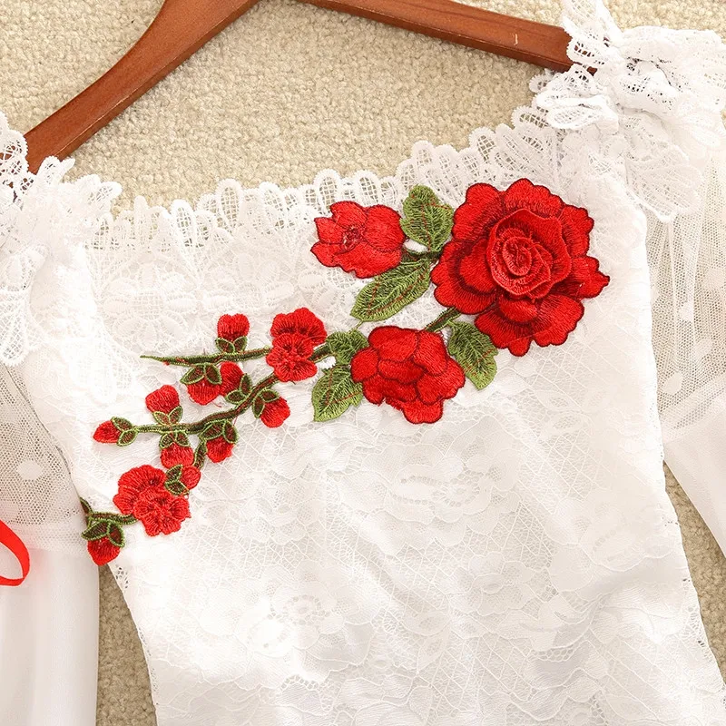 2019 夏の女性の弓花刺繍レースシャツレディース半袖スラッシュネックメッシュブラウス中空アウト Blusas 半袖トップス a1382