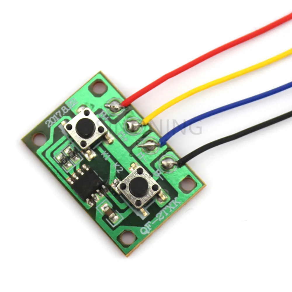 Versão eletrônica da placa de controle remoto com fio de dois canais controlável um motor para a frente e reverso