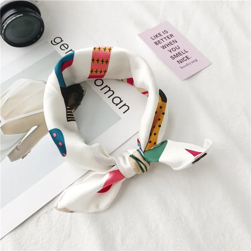 Tóc Khăn Áo In Hình Động Vật Cao Cấp Satin Nhỏ/Vuông/Lụa/Cổ/Vòng/Khăn Mùa Đông Đầu khăn Choàng Wome Cổ Thời Trang 2020