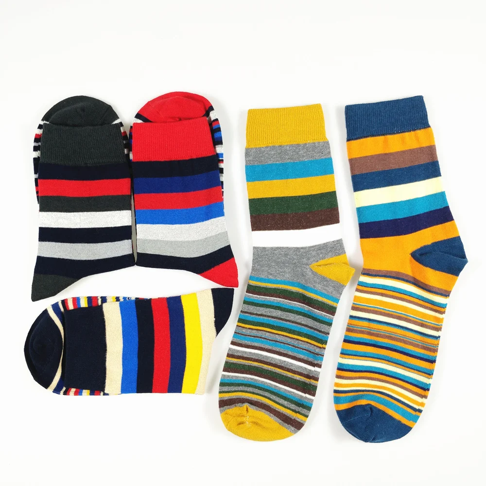 Calcetines casuales para hombre Raya cromática Cinco pares de calcetines Hombre con el diseño final Ropa Estilo de diseñador de moda Algodón Sin caja