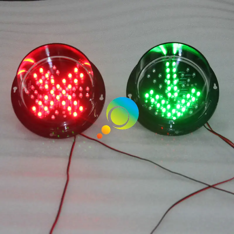 DC12V oder DC24V Neu eingetroffene exklusive 125-mm-LED-Ampeln mit rotem Kreuz und grünem Pfeil
