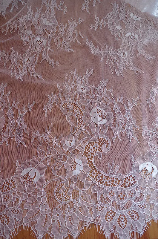 Kain Renda Chantilly 3 Yard, Kain Renda Pernikahan Retro dengan Tepi Bergigi Ganda