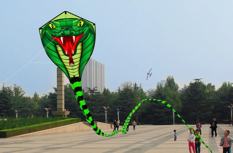 Il serpente forte con una lunga coda colorata! Enormi aquiloni serpente per principianti per bambini e adulti viene fornito con cordino e manico