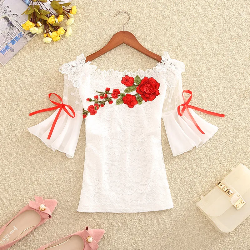 2019 Mulheres Verão Arco Bordado Floral Camisa de Renda Senhoras Meia Manga Barra Pescoço Blusas De Malha Oco Out Blusas Topos Curtos a1382