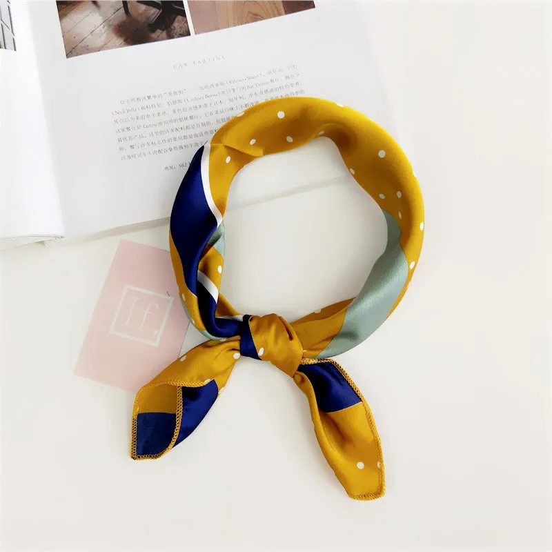 Tóc Khăn Tie In Động Vật Tình Yêu Màu Đỏ Satin 50 cm Nhỏ/Vuông/Lụa/Cổ/Ring/ khăn Đầu Mùa Đông Khăn Cho phụ nữ Khăn Quàng 2018