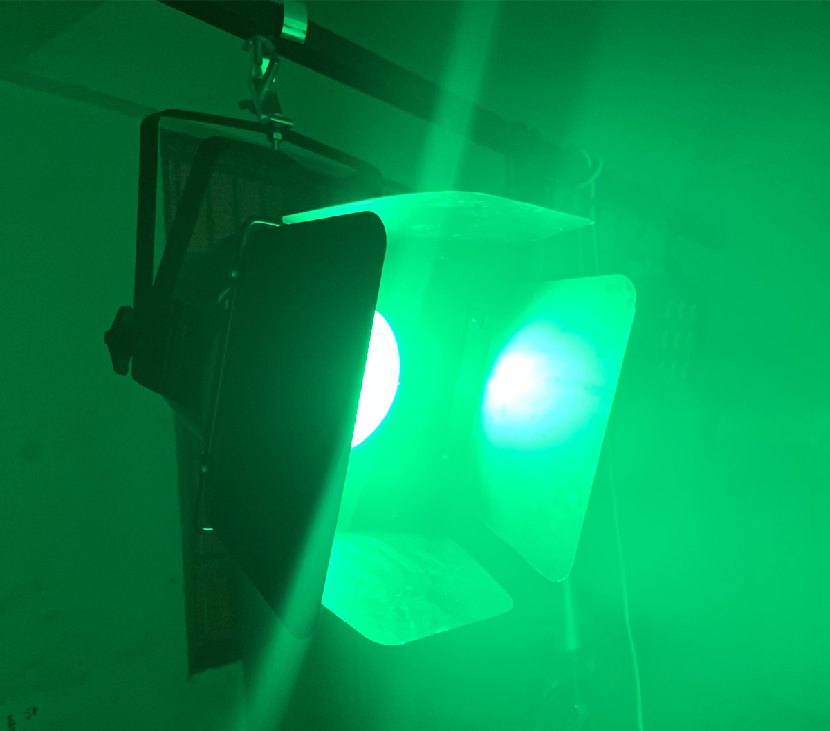 200 W COB LED Par Licht mit Scheunentüren RGBWA UV 6in1 Wash DJ Dmx Control Bühneneffekt