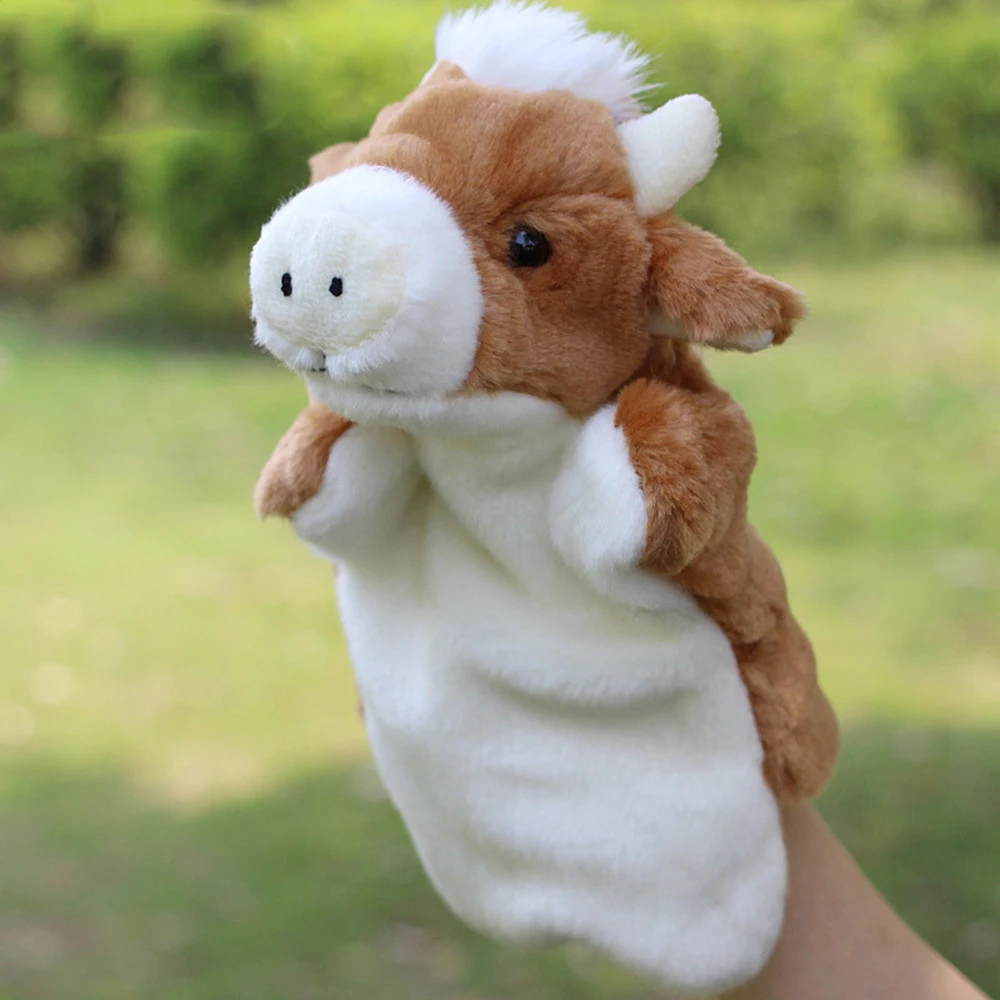 子供のぬいぐるみ,さまざまな形のペットの形をした2種類のぬいぐるみ