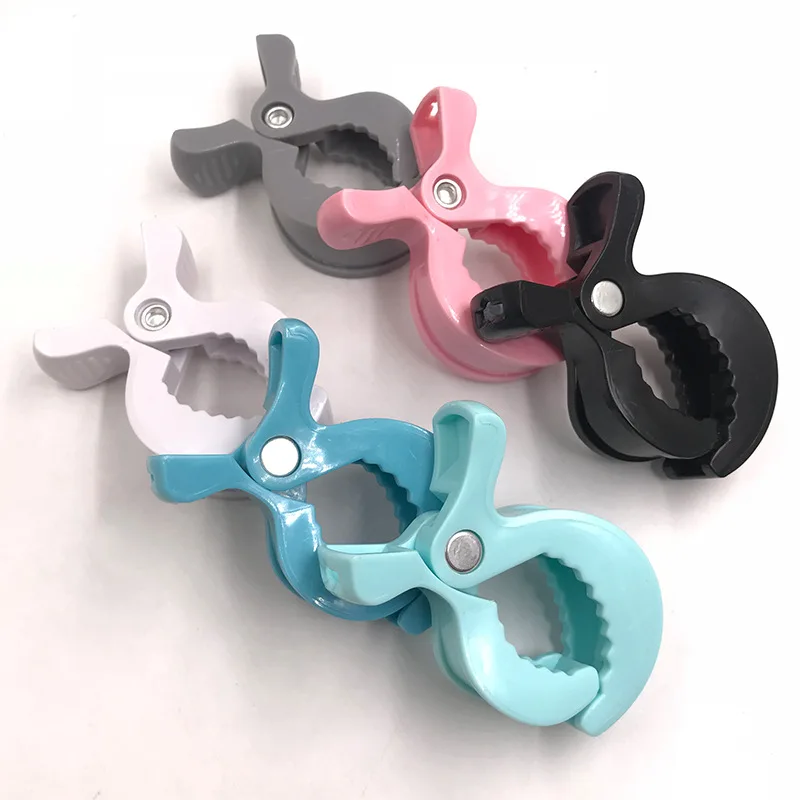 赤ちゃんのおもちゃガラガラアクセサリーキャンディーカラー乳母車ベビーカー 1pc フックとおもちゃブランケットクリッププラスチックユニバーサルクリップ