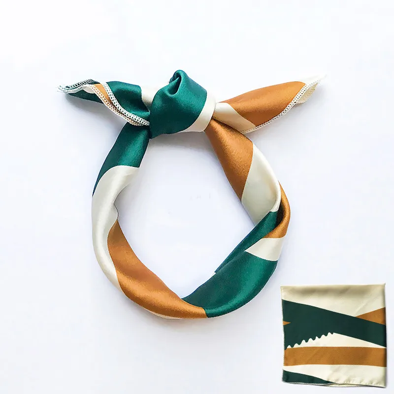 Tóc Khăn Tie In Động Vật Tình Yêu Màu Đỏ Satin 50 cm Nhỏ/Vuông/Lụa/Cổ/Ring/ khăn Đầu Mùa Đông Khăn Cho phụ nữ Khăn Quàng 2018