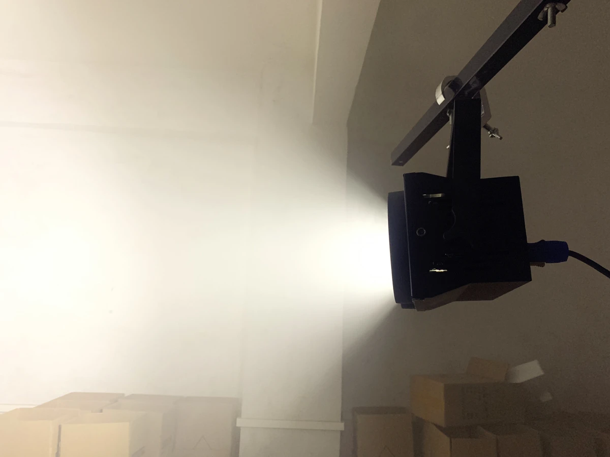 2 pièces 200W LED public Blinder lumières 2 yeux 2x100W Par Cob RGBWAUV 6in1 stroboscope faisceau de lavage éclairage de scène Dj Disco
