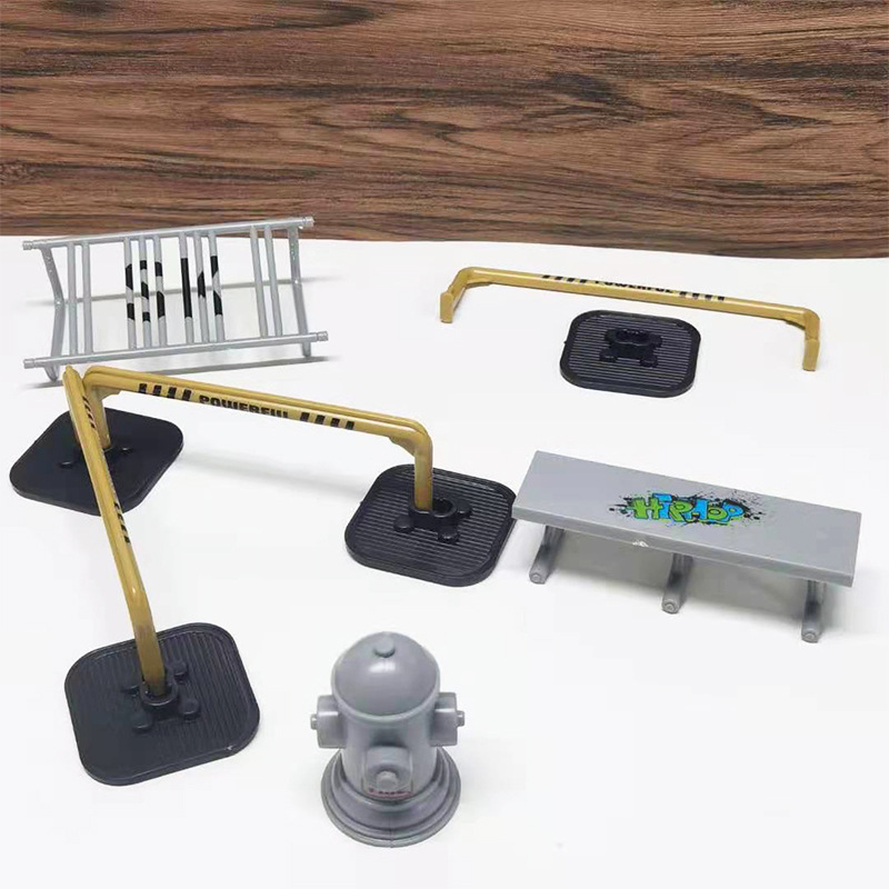 Mini Training Skating Board Track Interesting Mini Skateboard Toys Finger Skateboards Toy Set