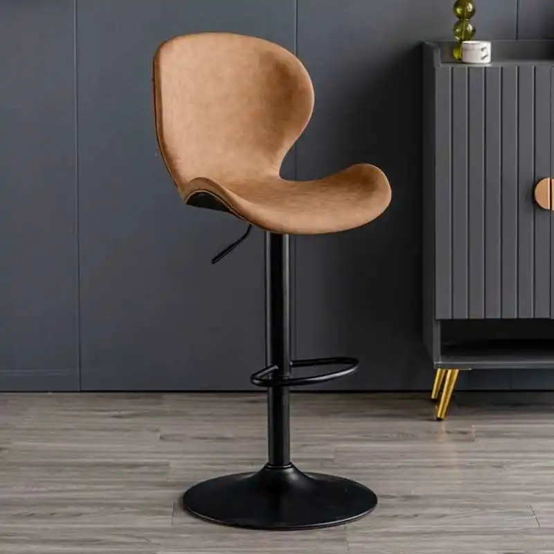 Taburetes de Bar de elevación simples y elegantes de estilo europeo, sillas de Bar de lujo con luz giratoria, taburetes para el hogar con respaldo alto de hierro forjado