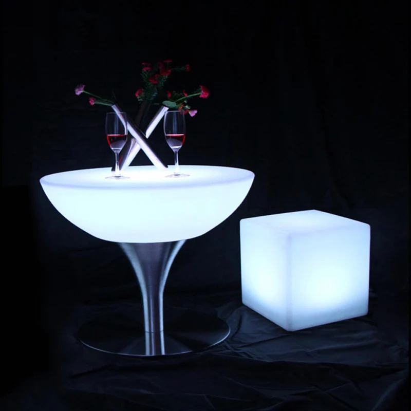 Conjunto de mesa de bar de móveis iluminados por LED, SK-LF18 (D60 * H56cm) 1 unidade + 4 peças de banco de cubo LED com diâmetro de 40 cm, para festa de bar ao ar livre