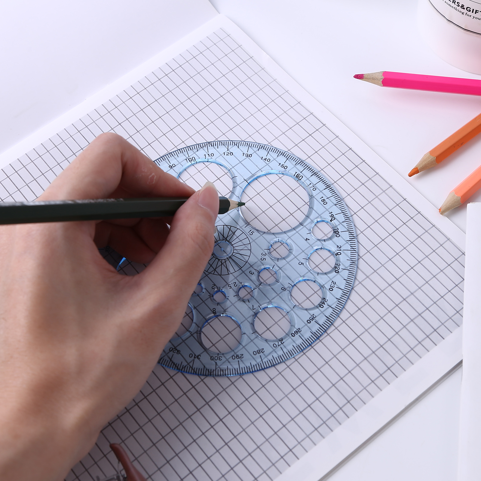 Multifunktionale Geometrische Vorlage Kunststoff Mess Lineal Kreise Zeichnung Form Schablonen für Büro Schule Kit