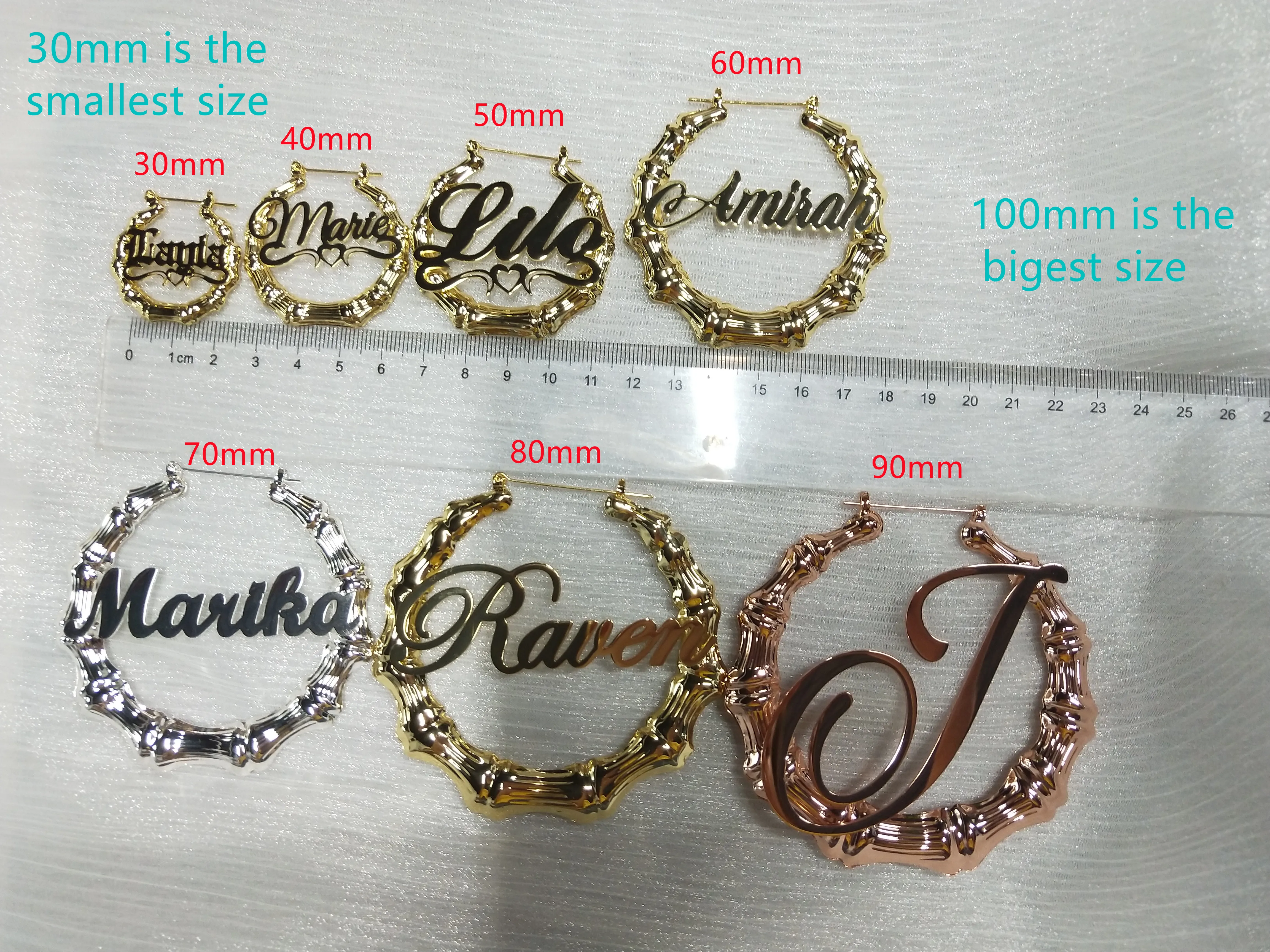 Pendientes de aro de bambú de acero inoxidable DOREMI, pendientes de nombre personalizados, pendientes de aro personalizados de estilo bambú con número de palabras llamativas