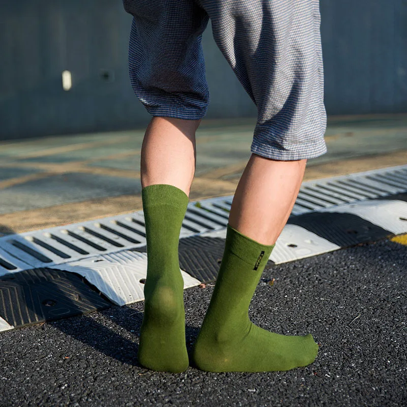 Calcetines informales de otoño e invierno para Hombre, Calcetines felices de Color sólido, Calcetines de algodón peinado con letras bordadas a la moda, Calcetines para Hombre