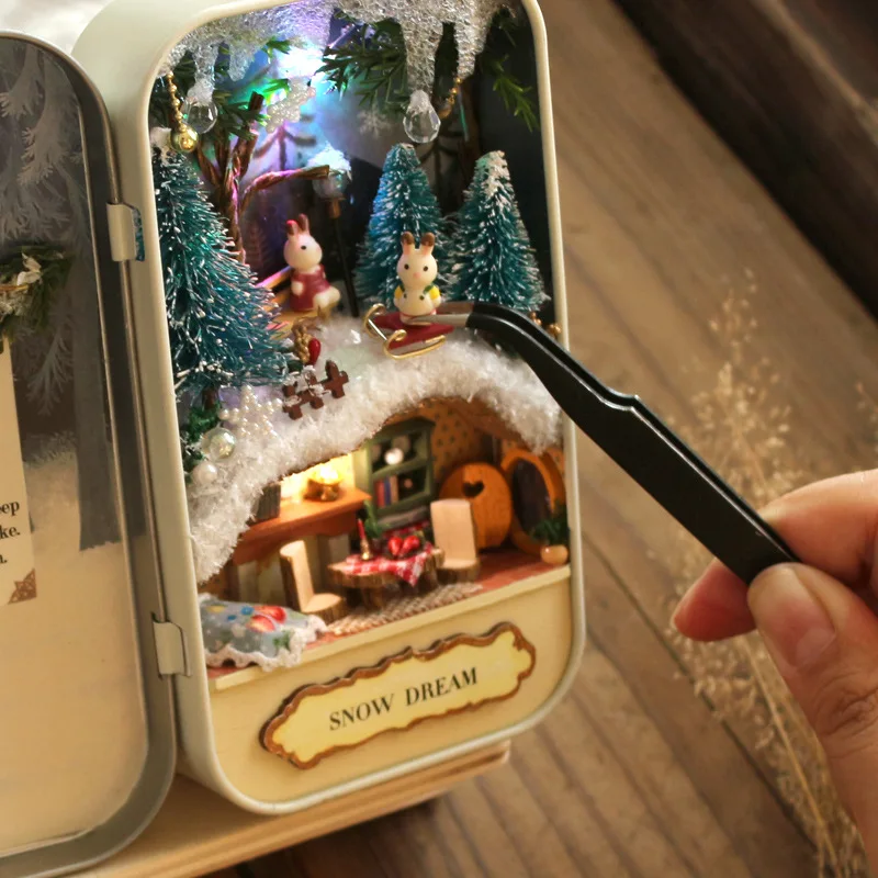 โรงละครกล่องบ้านตุ๊กตาไม้บ้านตุ๊กตา Miniature Home Nostalgic Theme ตุ๊กตาเฟอร์นิเจอร์อุปกรณ์เสริมของเล่นสําหรับเด็ก