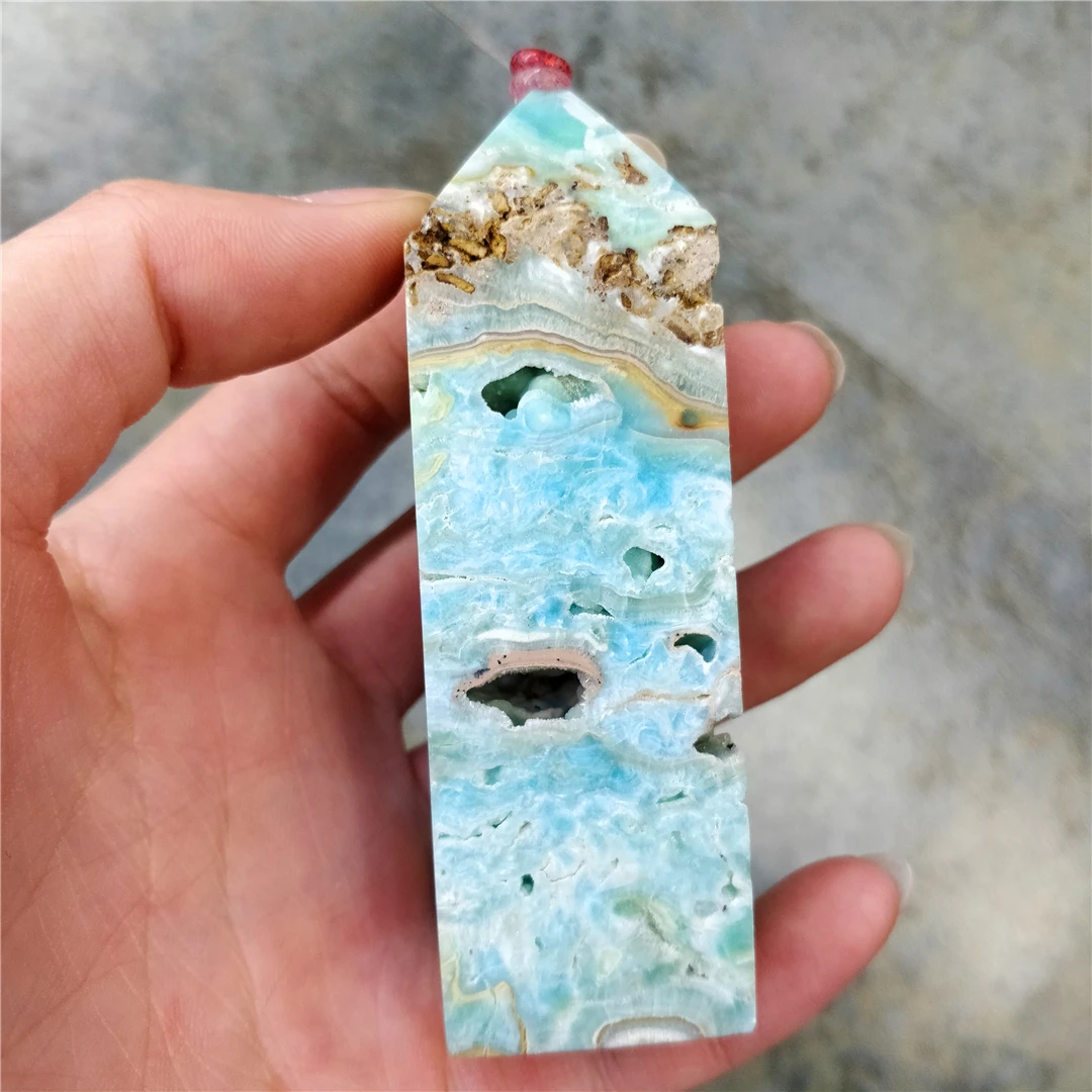 Batu Mineral Alami Langit Biru Kristal Kalsit Karibia Druse Titik Hemimorphite Menara Lucu Batu Spiritual Kantor Rumah