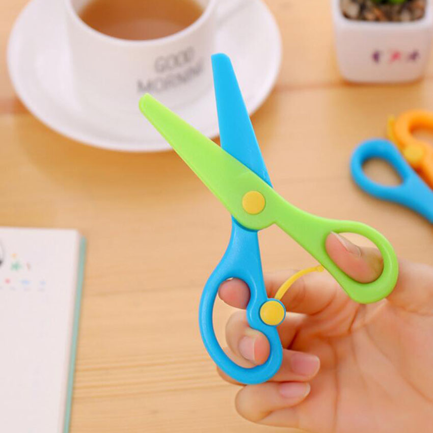 1PC Plastic Kids Children Safety Scissors Kindergarten DIY Paper Cutting Mini Art Scissors Card Photo Pattern Scissors Tools
