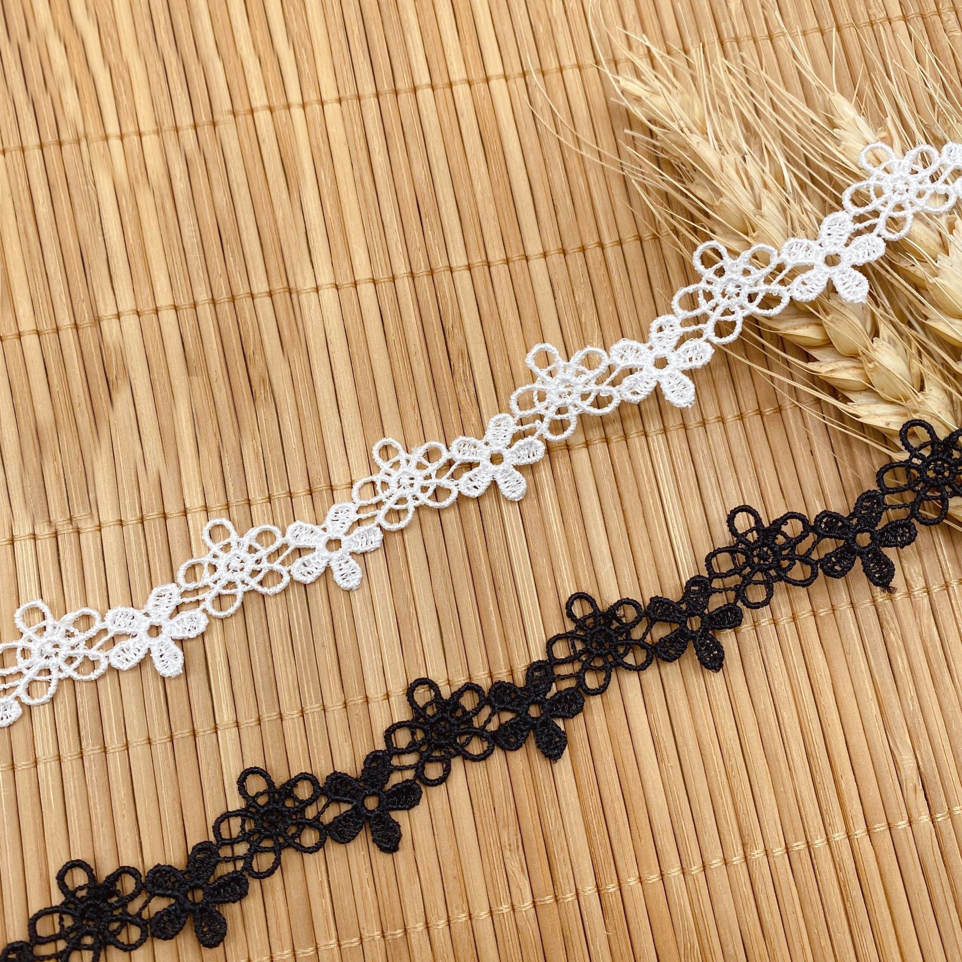 5Yards/lot Nette Hohle Blume Spitze Band Trim DIY Bestickt Für Nähen Kleid Dekoration