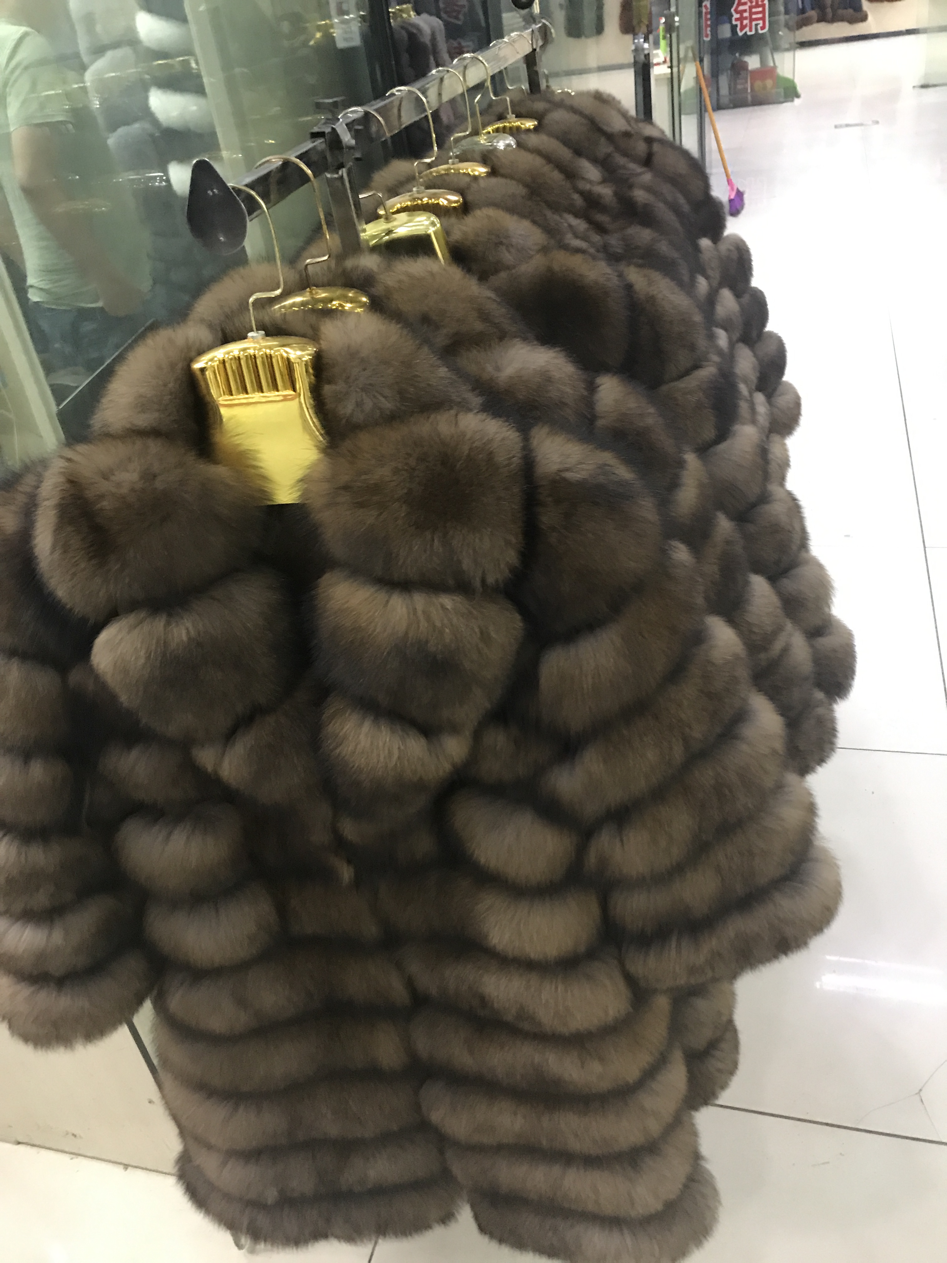 女性のための暖かくて本物のキツネの毛皮のコート,短い冬の毛皮のジャケット,アウターウェア,特別オファー,70cm