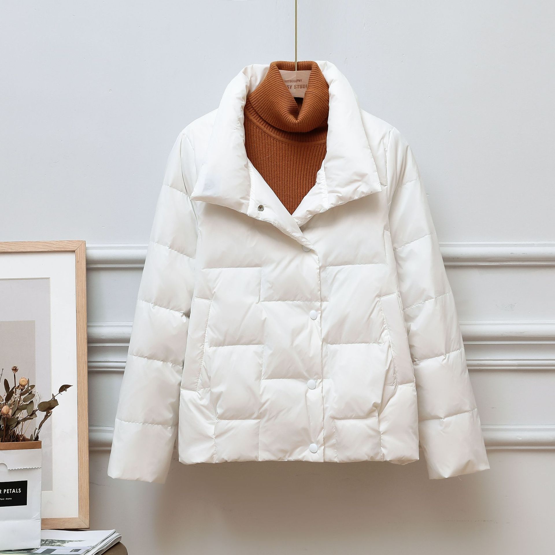 Leightweight Jaket Puffer Wanita Mantel Kancing Sebaris Warna Solid Fashion 2021 Pakaian Luar Pendek Musim Gugur Musim Dingin