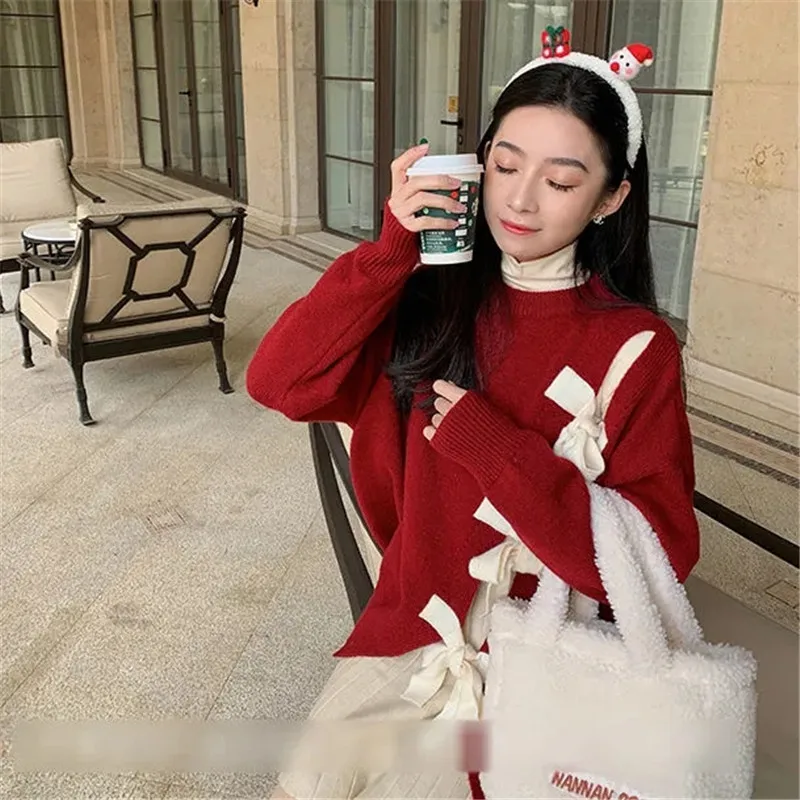Sweter Lindung Nilai Bagian Simpul Busur Natal Musim Gugur dan Musim Dingin Blus Wanita Leher Bulat Baru Semua Cocok Atasan Lengan Panjang Longgar Hangat