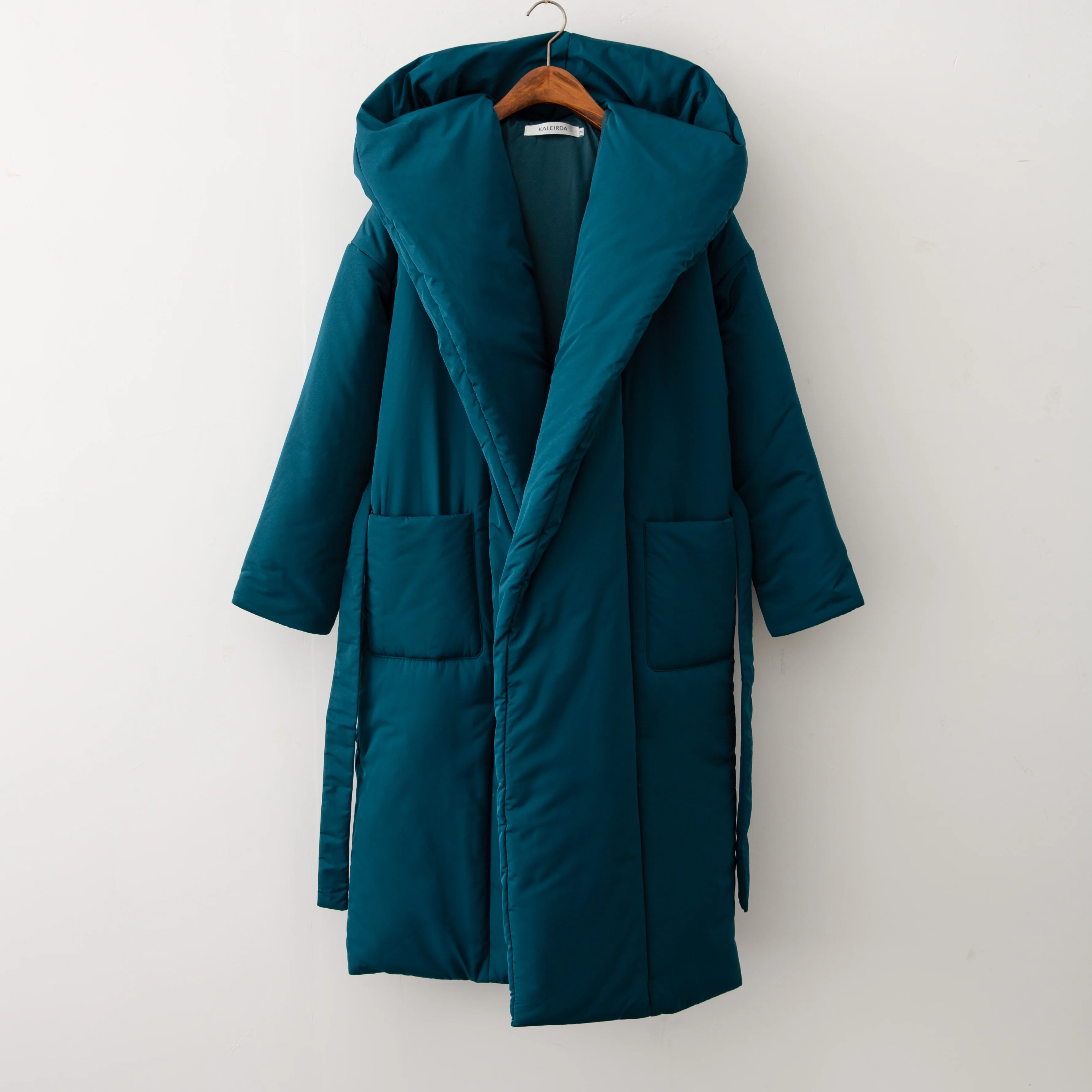 2025 ผู้หญิงฤดูหนาวเสื้อแจ็คเก็ตสไตล์หนาปุยยาว Parka หญิงกันน้ํา outerware coat ใหม่ร้อน
