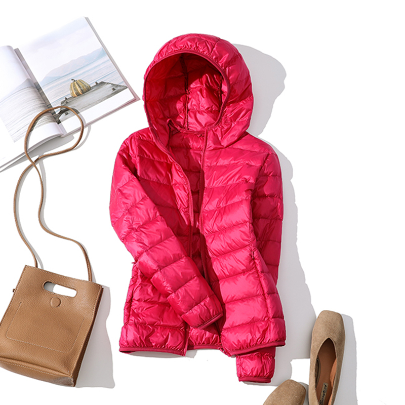 90 % ultraleichte Plus Size dünne Daunenjacke Damen 2020 Herbst Winter schlanke kurze Kapuze warme weiße Entendaunenmantel Damen Oberbekleidung