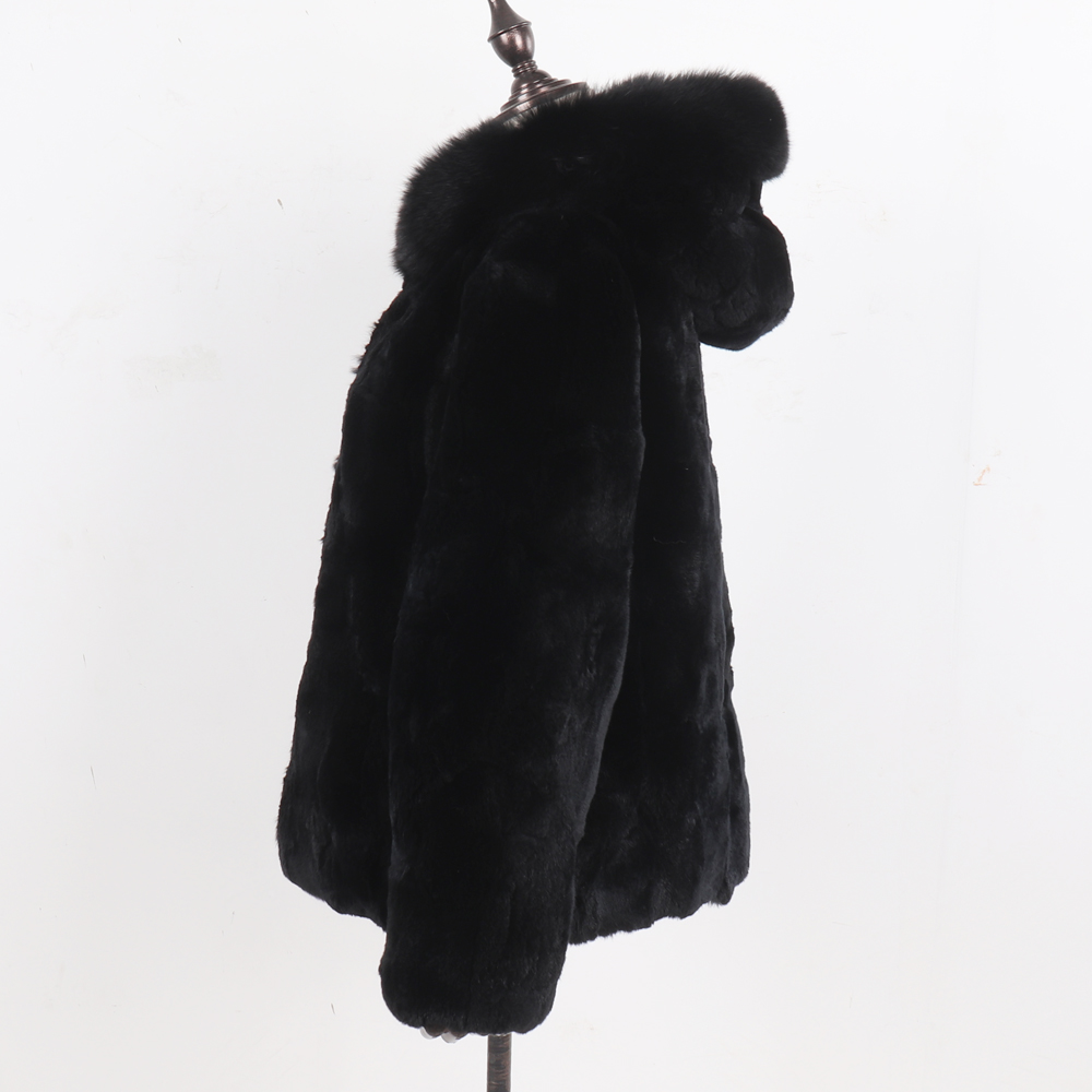 Женское зимнее пальто с капюшоном, с воротником из лисьего меха