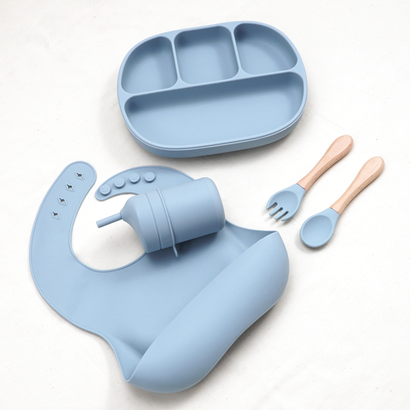 Utensílios de mesa dobráveis para bebês com sucção, conjunto de pratos de comida sólida, tampa, garrafa, copo de palha, utensílios de mesa para crianças