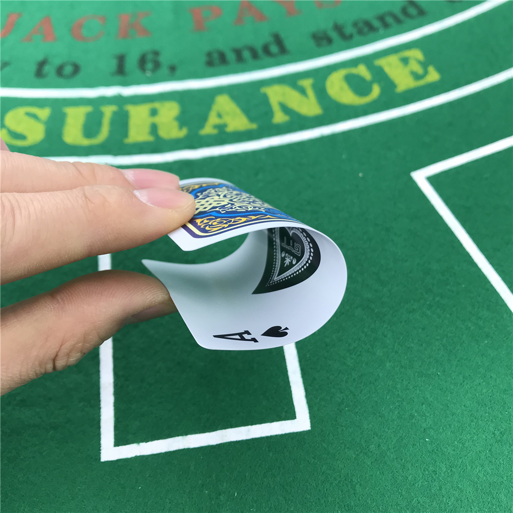 Mới Chơi Bài Nhựa Baccarat Texas Hold'em Xi Thẻ Nhựa PVC Pokers Chơi Bảng Màu Đỏ Và Màu Xanh Chống Nước Đeo Thẻ Trò Chơi