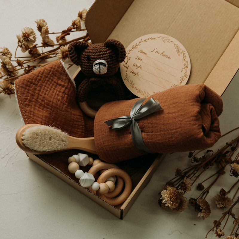 Faisons 1 ensemble de serviettes de bain pour bébé, couverture en coton, brosse, produits cadeaux pour enfants, jouet, hochet au Crochet, boîte cadeau de noël