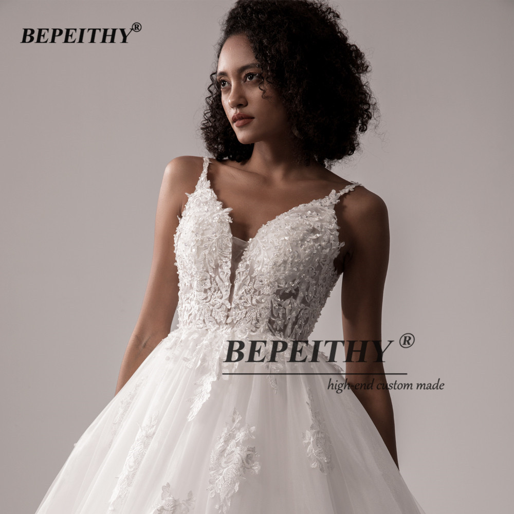 Bepeithy-女性用にカスタマイズされたプリンセスレースウェディングドレス、ノースリーブのブライダルガウン、花嫁用のVネックボールガウン、2022
