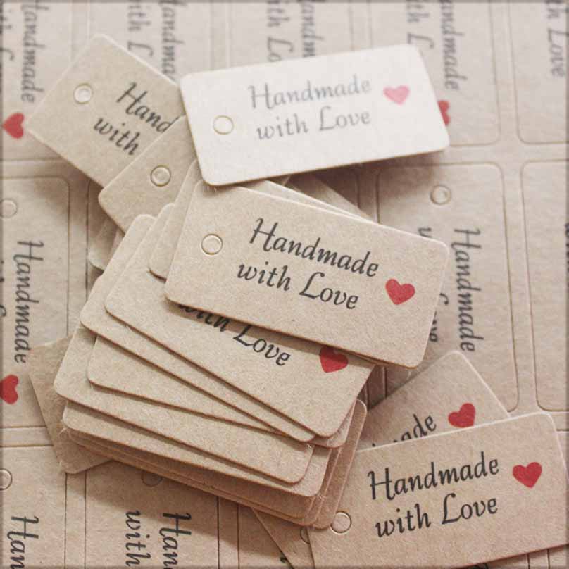100 Stück Kraftpapier-Tags mit Schnüren, handgefertigt mit Liebe, Hängeetiketten, Kleideranhänger für Süßigkeiten/Geschenk/Kekse, Display, Verpackungsetiketten, Karte