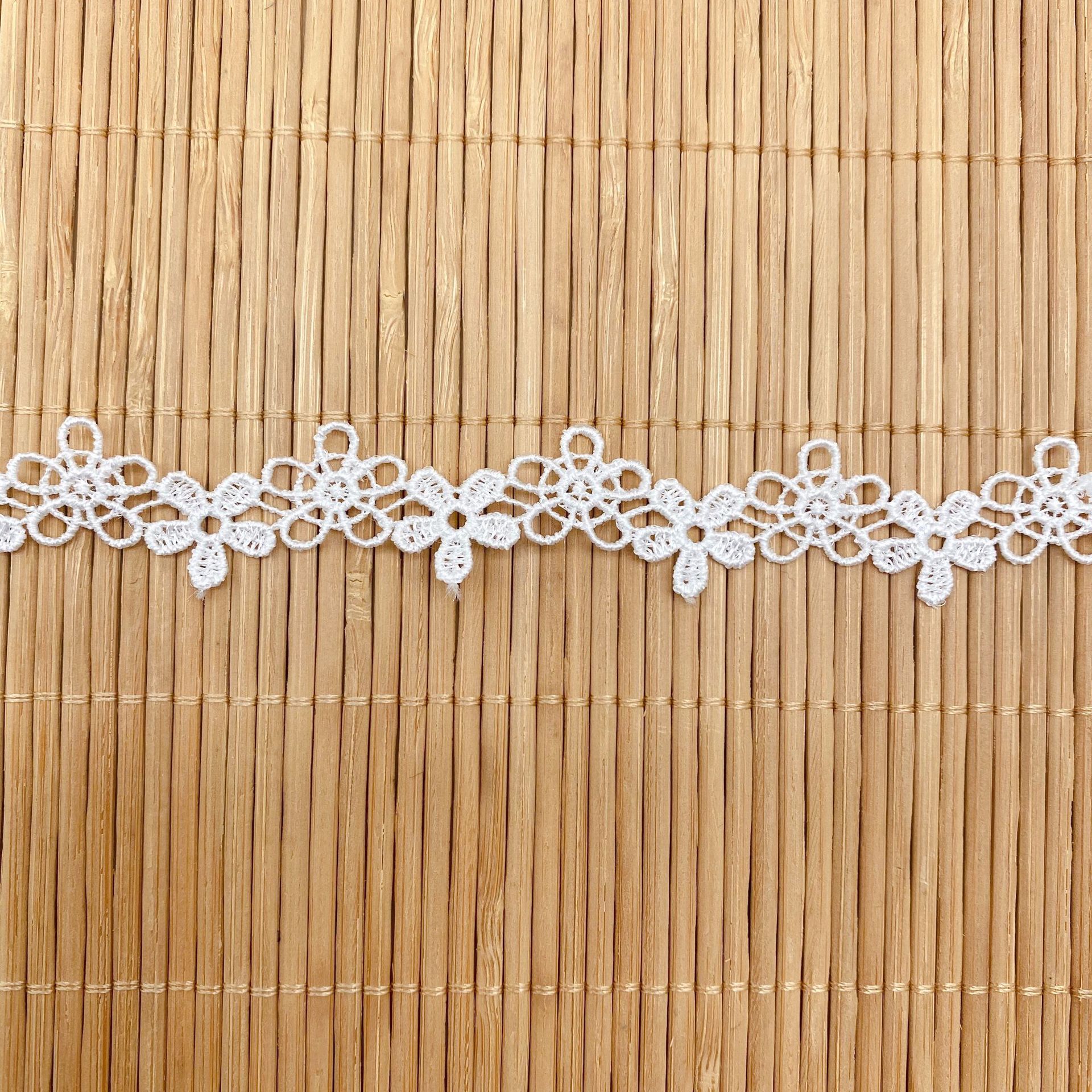 5Yards/lot Nette Hohle Blume Spitze Band Trim DIY Bestickt Für Nähen Kleid Dekoration