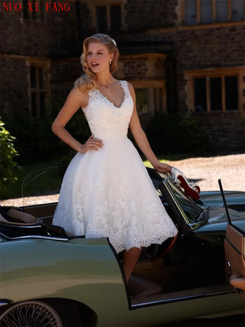 Abiti da sposa a trapezio in rilievo con scollo a V personalizzati Abiti da sposa corti lunghezza tè vestido de novia robe de mariée