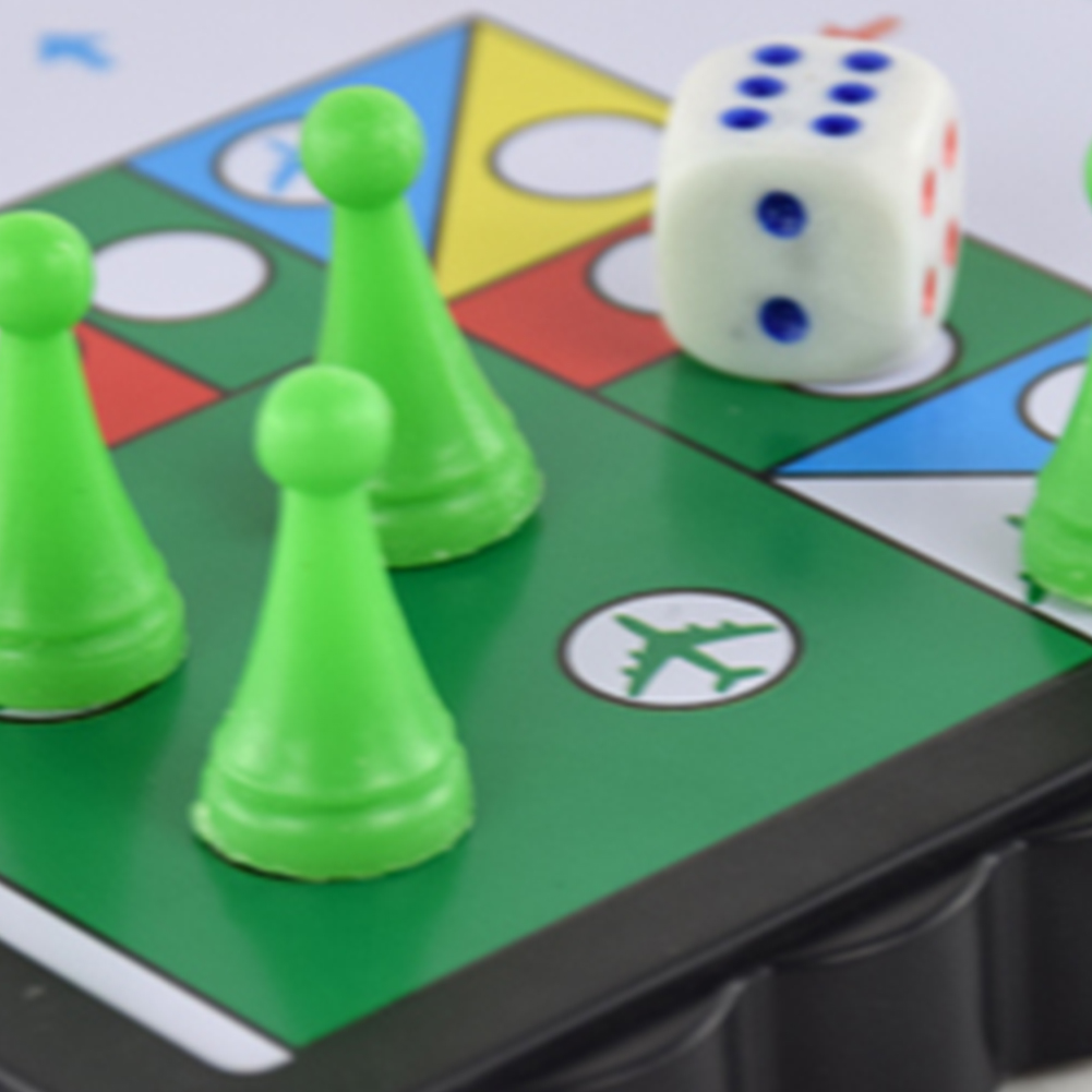 1 Bộ Từ Tính Có Thể Gập Lại Bay Cờ Vua Tập Bò Thảm Ludo Di Động Bảng Trò Chơi Đi Du Lịch Cắm Trại Bộ Trò Chơi Aeroplane Cờ Vua ZXH