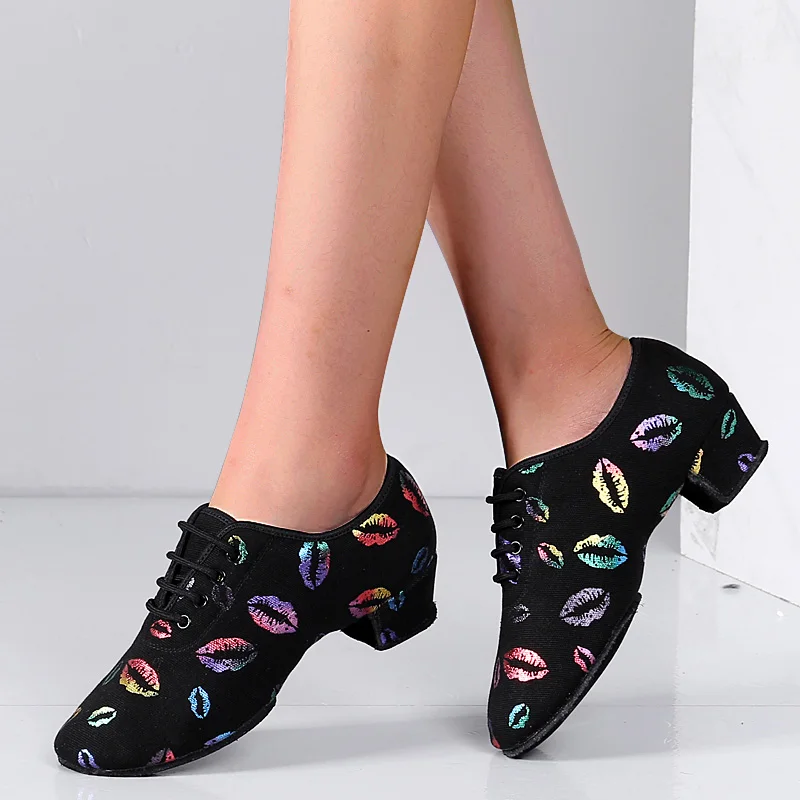 Buty do tańca na wysokim obcasie Trampki dla kobiet Buty do tańca latynoskiego dla dzieci i dorosłych Buty treningowe z obcasem 3/5 cm z nadrukiem warg