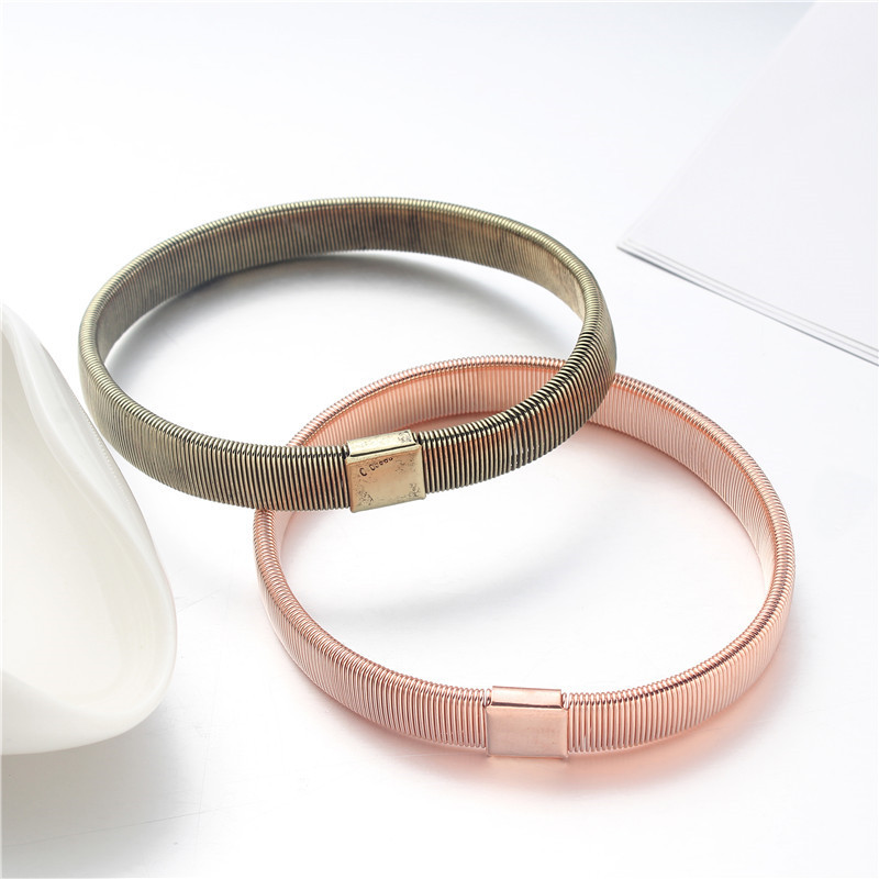 Brazalete elástico de Metal para hombre, soporte para manga de camisa, brazaletes ajustables, pulseras antideslizantes, accesorios de ropa, 1 ud.