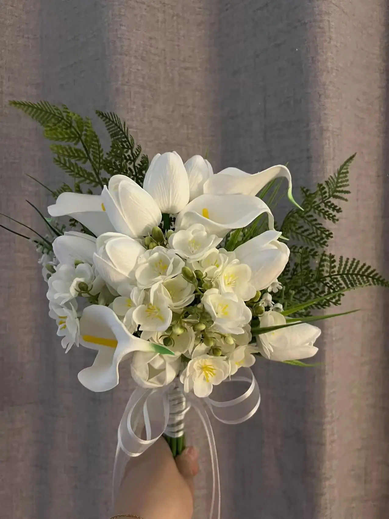 ช่อดอกไม้งานแต่งงานประดิษฐ์ Calla Lily ช่อดอกไม้เจ้าสาวถือดอกไม้สําหรับเพื่อนเจ้าสาวดอกไม้งานแต่งงานเจ้าสาวอุปกรณ์เสริม